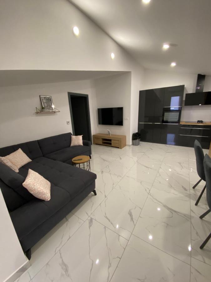 Holiday Home “Marko” With Heated Pool! Nin Exterior photo